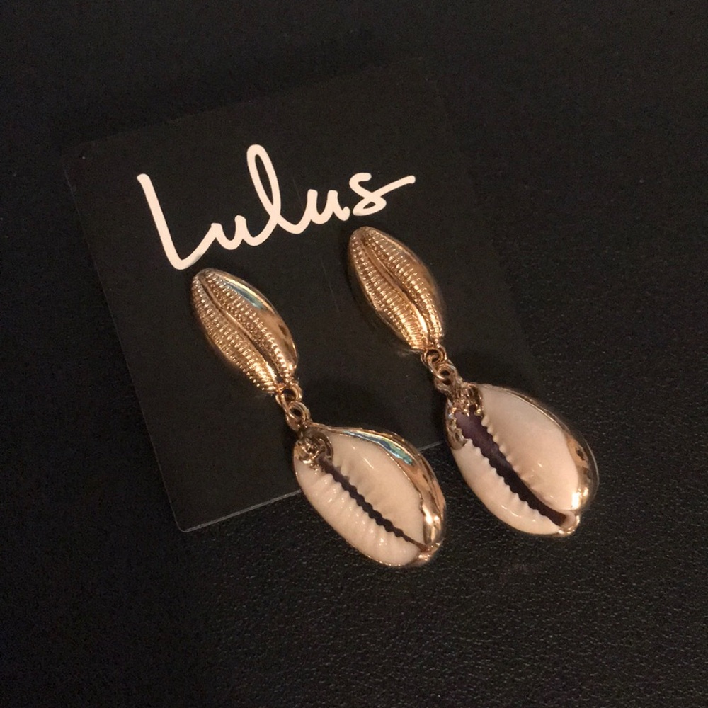 Lulu’s Gold Cowrie Shell Earrings